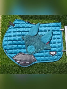LeMieux Loire Peacock Quilted Close Contack Saddle Pad with Matching Ear Bonnet